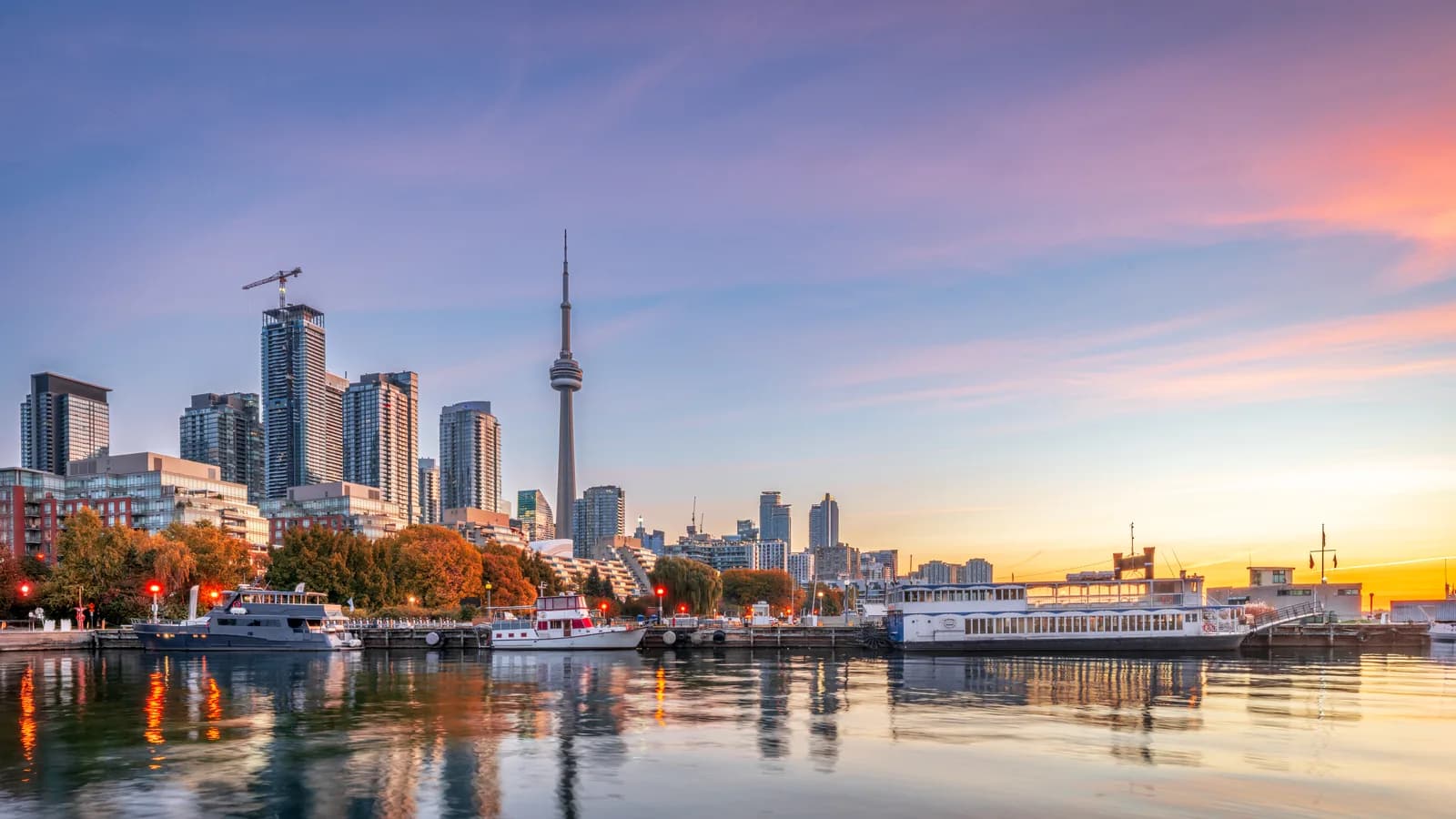 Brasileiros recém-chegados ao Canadá com apoio de quem já morou no exterior